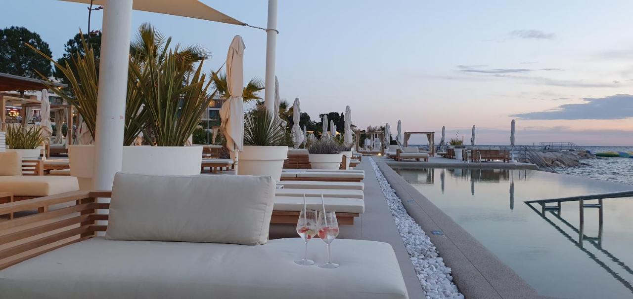 New!!! New Riva Luxury One - With Sunny Terrace & Big Garden Lejlighed Poreč Eksteriør billede