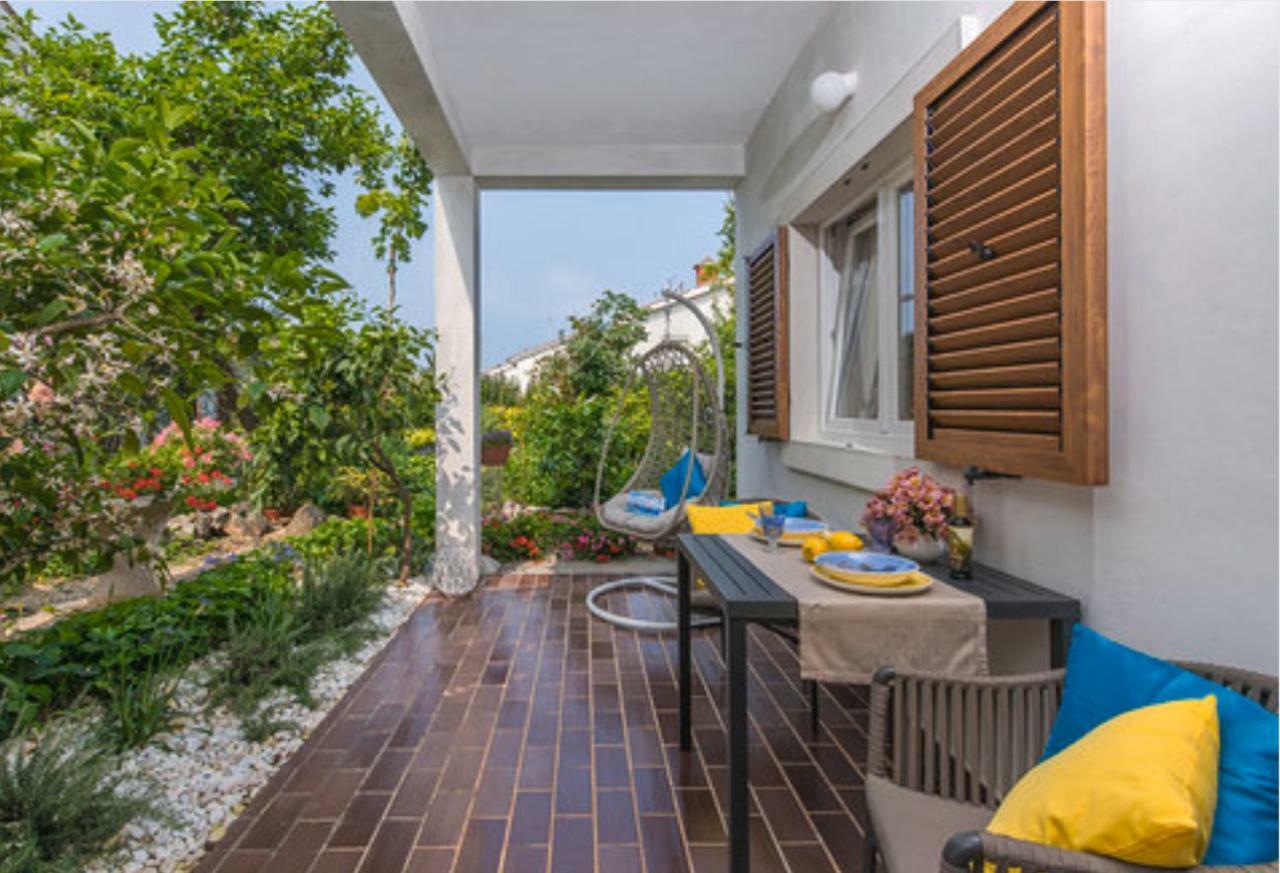 New!!! New Riva Luxury One - With Sunny Terrace & Big Garden Lejlighed Poreč Eksteriør billede